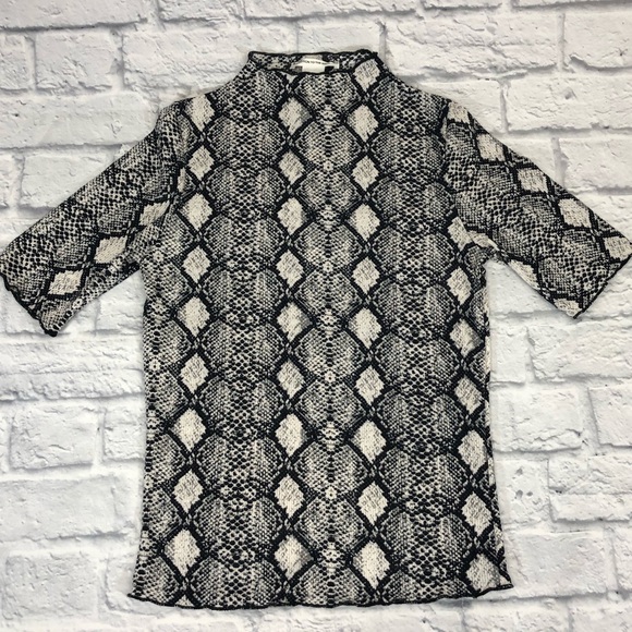 Caution To The Wind Snakeskin black Gray mock turtleneck style Sz M Stretch - Picture 2 of 10